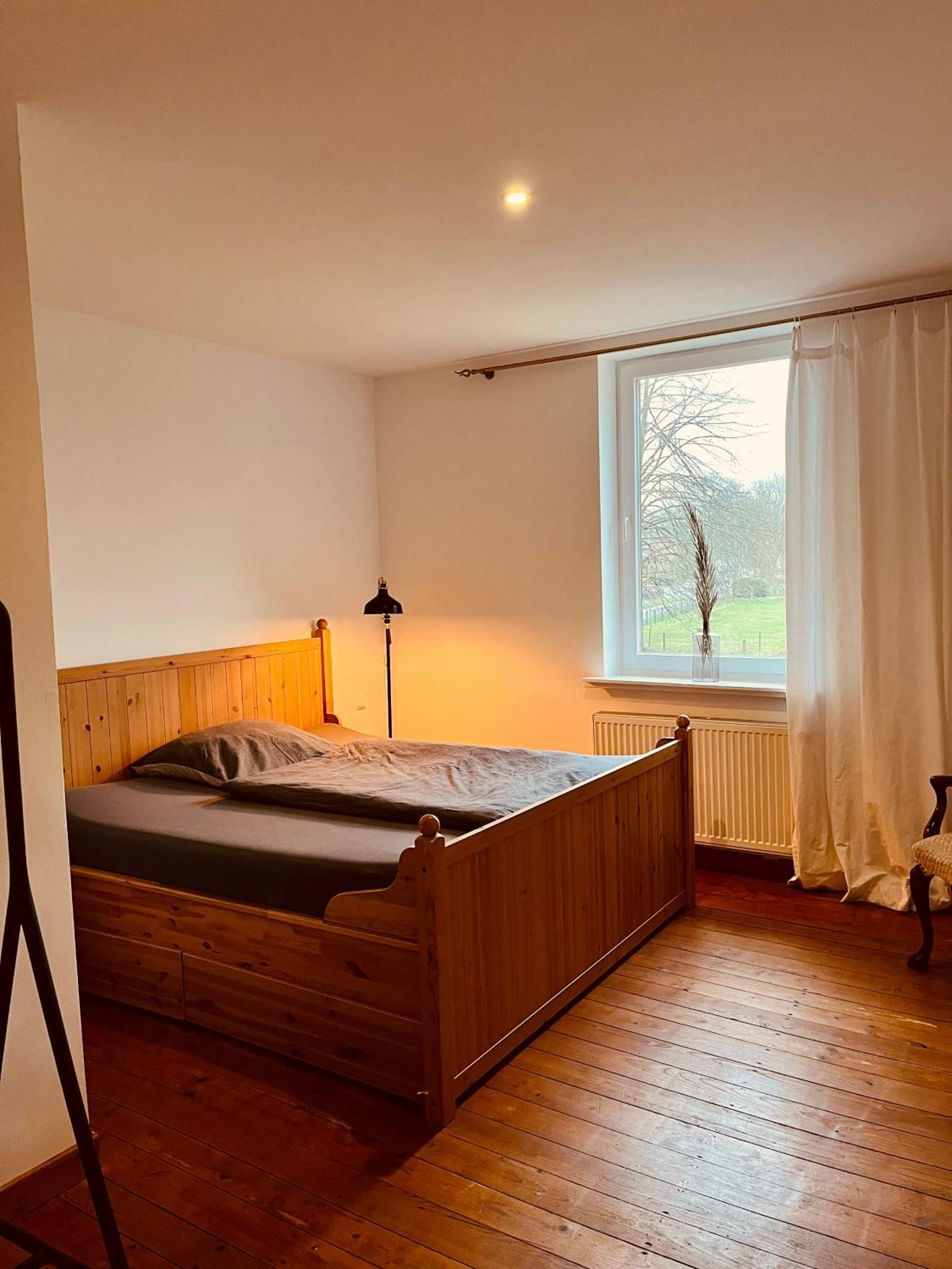 B E D & A G E D E S I G N -Extra Large- Wunderschoene Komplette Wohnung Mit Viel Platz & 4 Schlafzimmer B E D & A G E D E S I G N -Small- Wunderschoenes Zimmer Mit Bad Rechnungserstellung Fuer Geschaeftsreisende & Firmen Hünxe エクステリア 写真