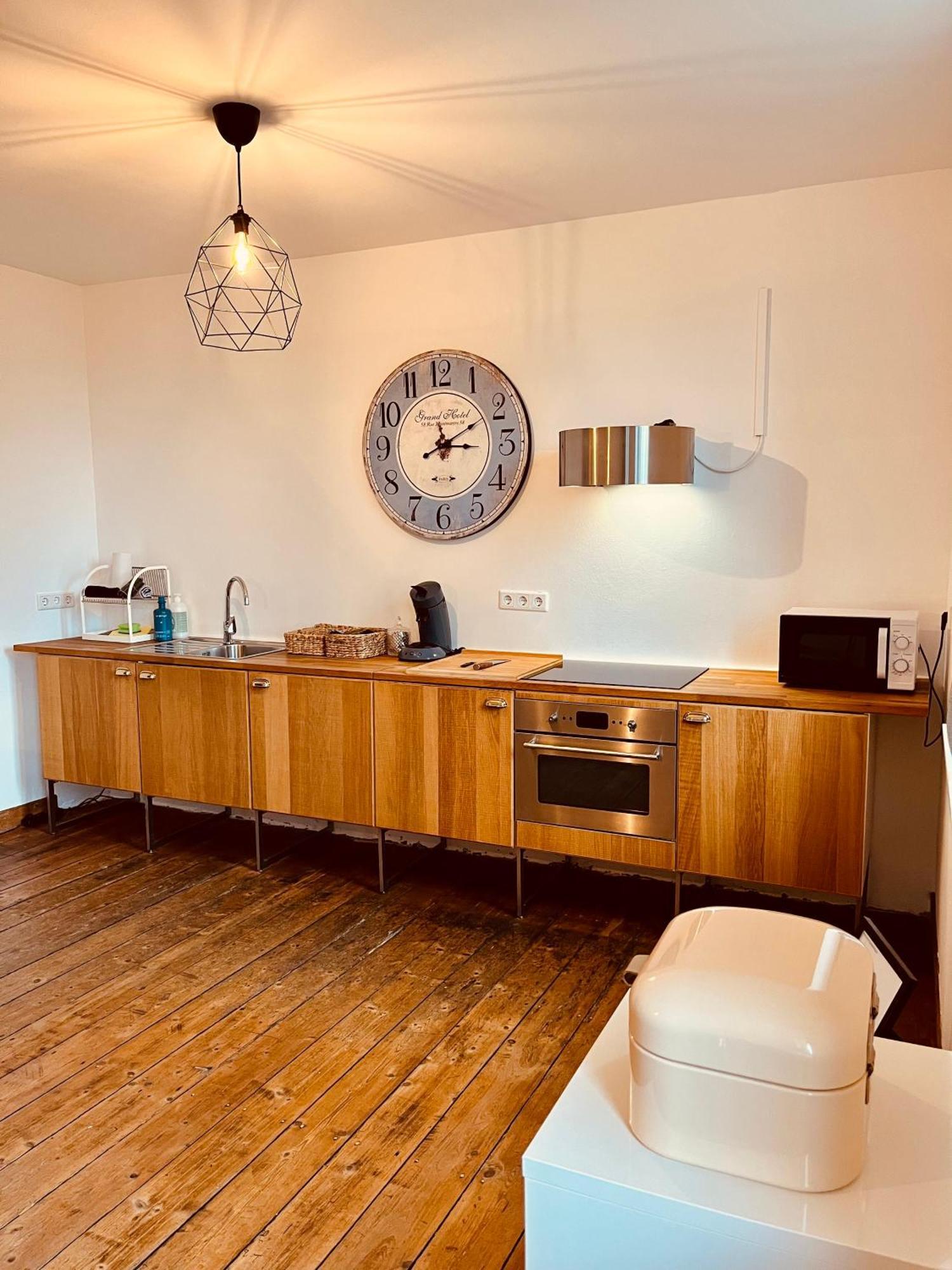 B E D & A G E D E S I G N -Extra Large- Wunderschoene Komplette Wohnung Mit Viel Platz & 4 Schlafzimmer B E D & A G E D E S I G N -Small- Wunderschoenes Zimmer Mit Bad Rechnungserstellung Fuer Geschaeftsreisende & Firmen Hünxe エクステリア 写真