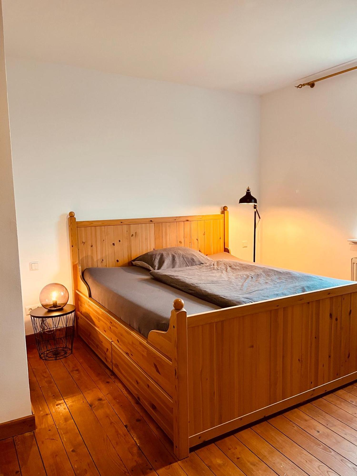 B E D & A G E D E S I G N -Extra Large- Wunderschoene Komplette Wohnung Mit Viel Platz & 4 Schlafzimmer B E D & A G E D E S I G N -Small- Wunderschoenes Zimmer Mit Bad Rechnungserstellung Fuer Geschaeftsreisende & Firmen Hünxe エクステリア 写真